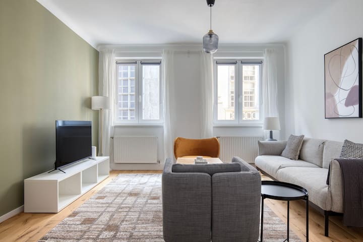 Blueground | Innere, cellar & elev, nr transport