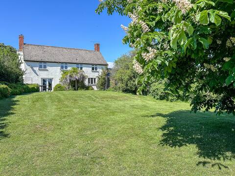 6 Bed in Cadeleigh (66780)