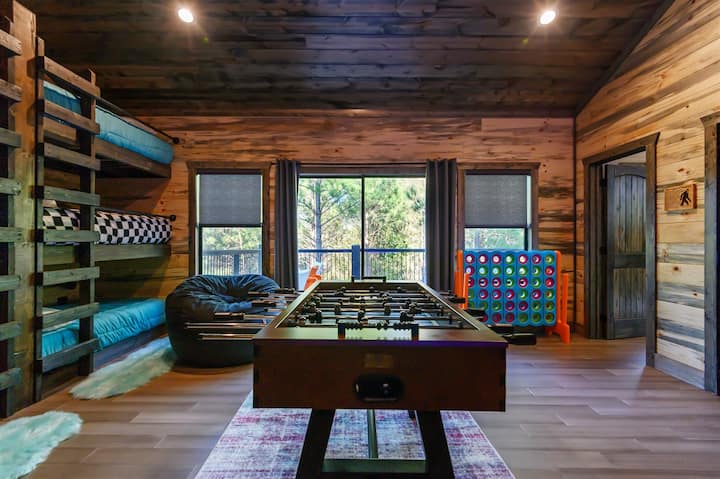 Foosball, Connect 4, Beanbags ועוד!