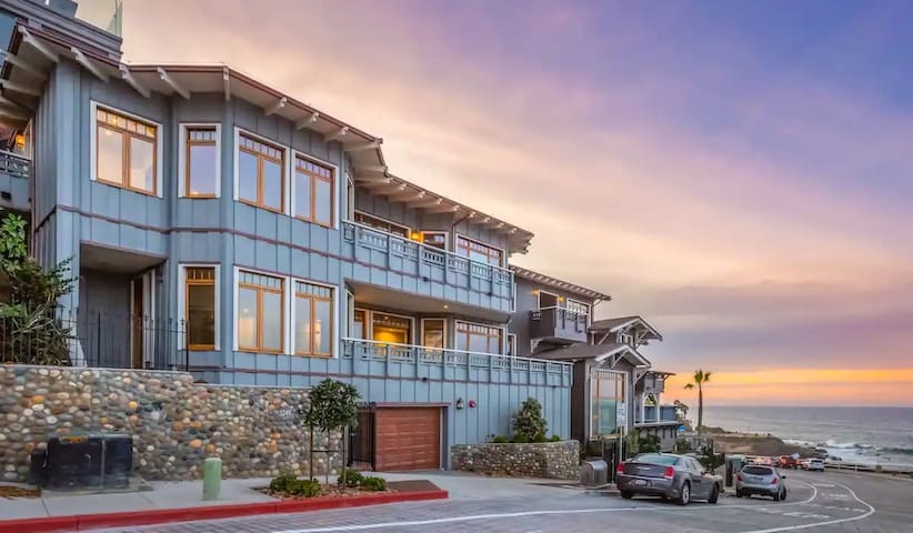 East Cliff Beachfront Bliss at La Jolla Cove gallery image 2