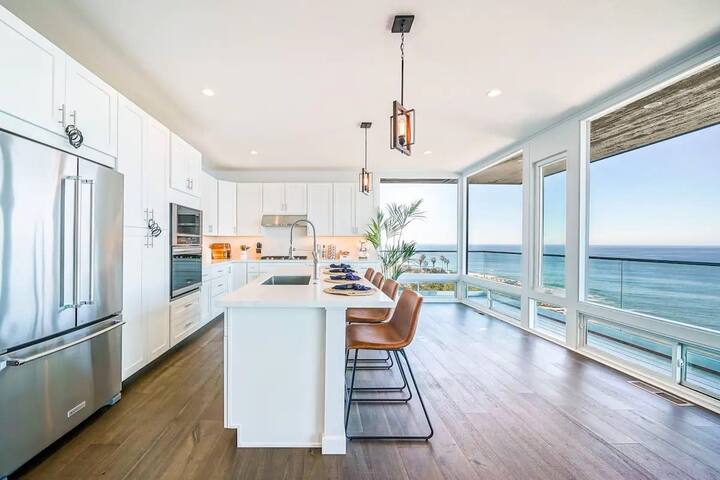 Panoramic Ocean Vistas With Hot Tub and Firepit gallery image 4