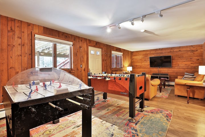 Tanglewood Vista Ski Home: Close|Hot Tub|Sauna|BBQ