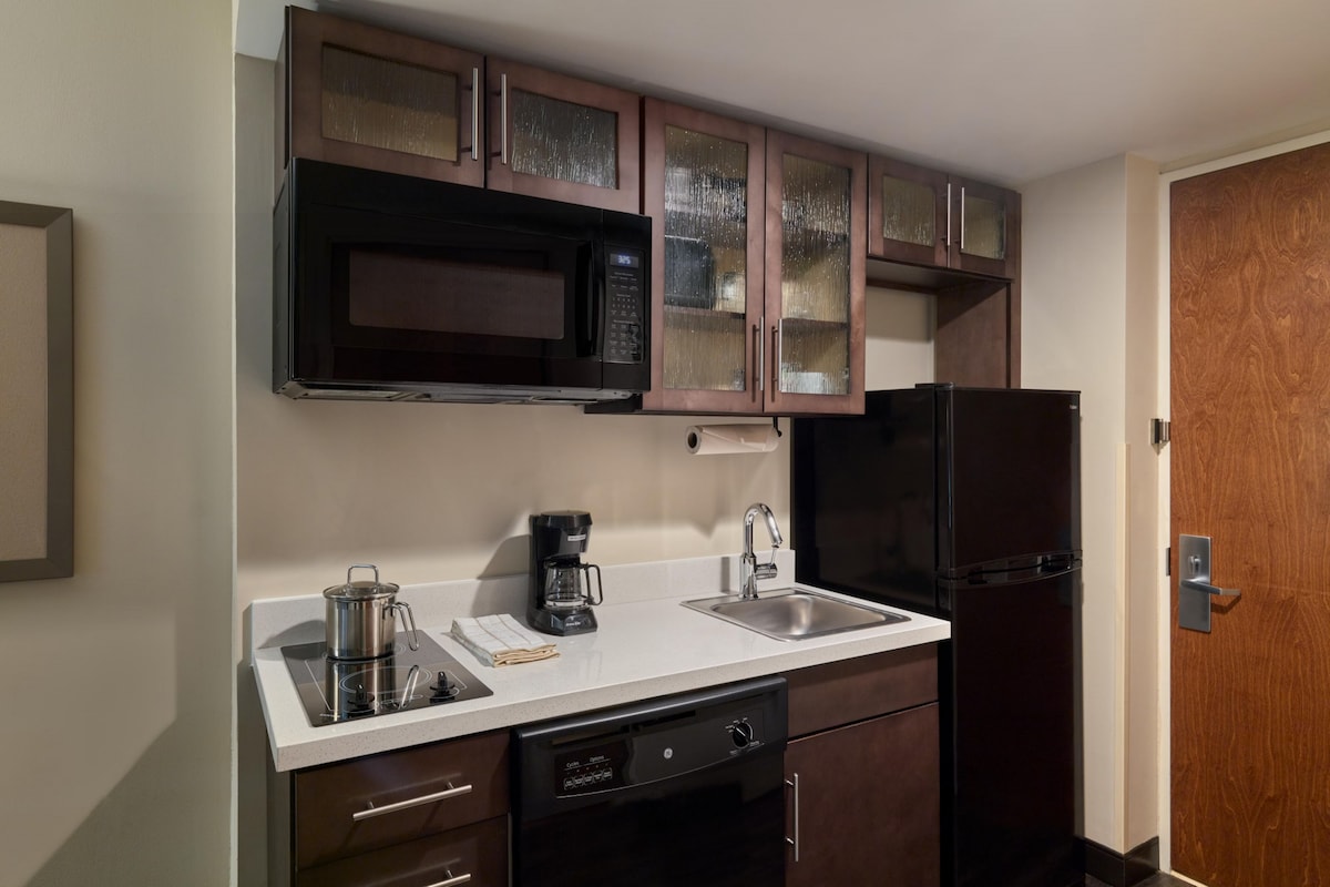 Steps to Times Square | Full Kitchen. Pet-Friendly photo 3
