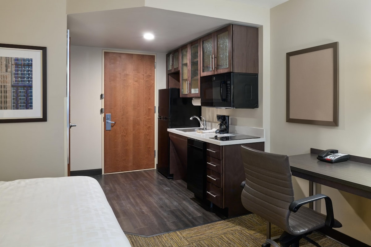 Steps to Times Square | Full Kitchen. Pet-Friendly photo 9