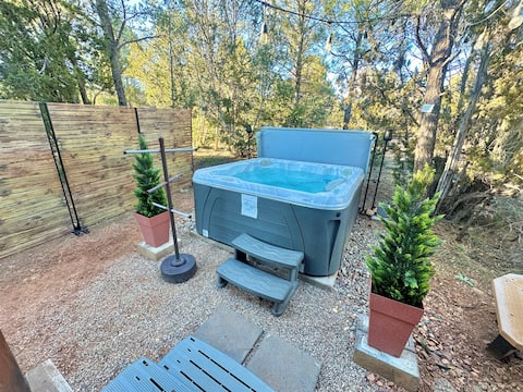 Private Hot Tub for Romantic Cabin Escape