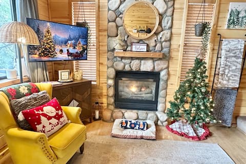 The Tamarack | Spa, Updated Décor, Pet Friendly!