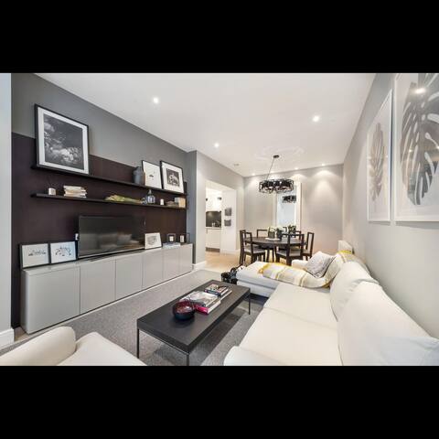 Prime Knightsbridge Mews – 4 bed House