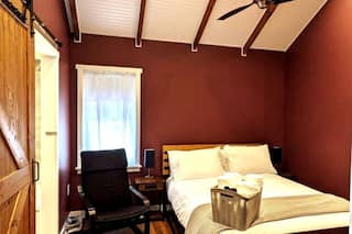 Walkable Elmwood Cottage, No Chores 4Bath 4BR 4Car, photo 11 of 37