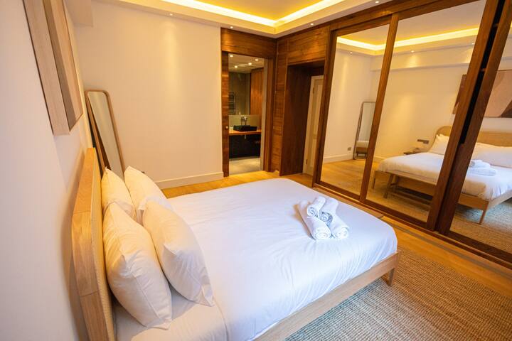 London Luxurious Stay in the Heart of Kensington gallery image 5