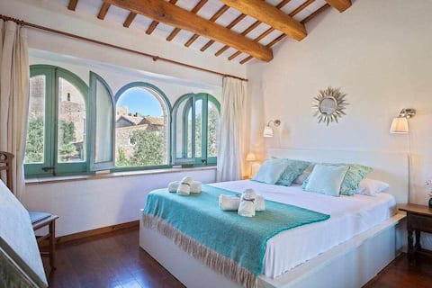 Lovely house in Peratallada