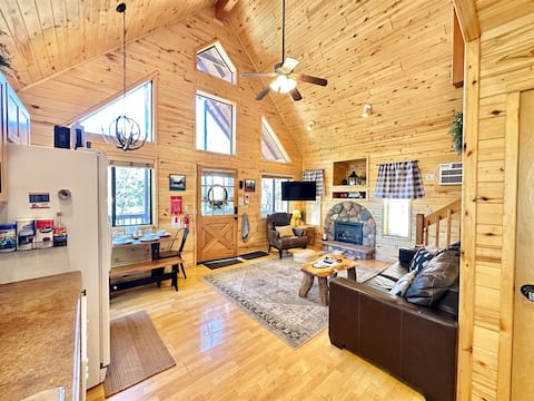 Top performing Airbnb: Juniper Grove - Private Spa & Gas Fireplace! in Show Low / Pinetop
