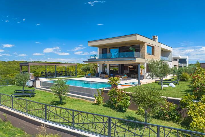 Villas & holiday homes with pool in Istria - Istrabook managed Airbnb listing 1