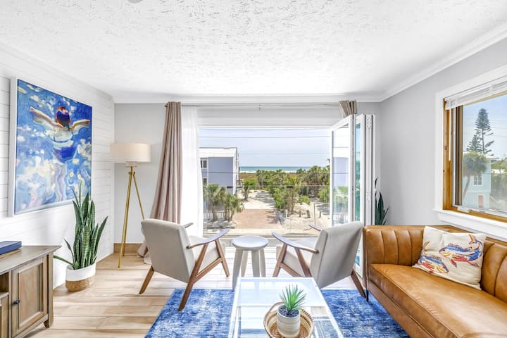 Gertrude Siesta | Oceanview 1-min To Beach! - Siesta Key, FL