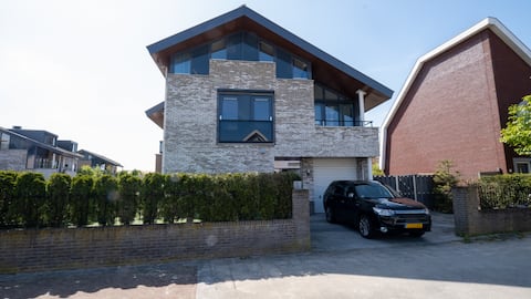 Big 5-bedroom Villa near downtown Rotterdam