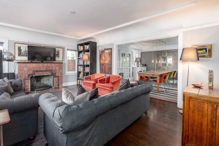 Spacious Palo Alto Home Near Downtown & Stanford gallery image 2