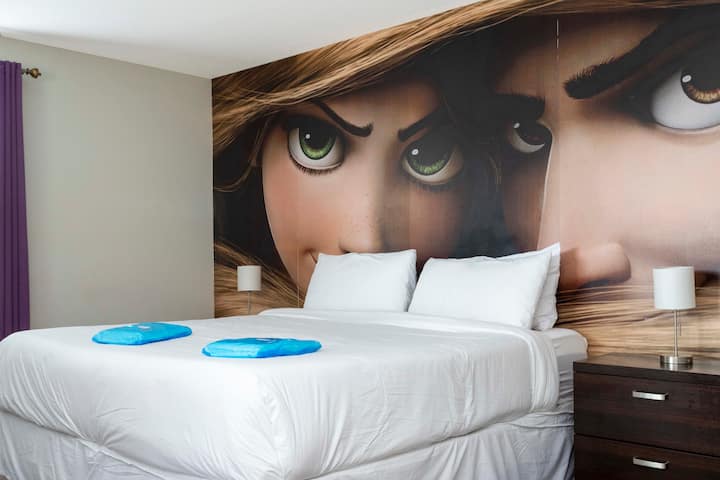 Rapunzel 's Castle  Master King Bed Suite