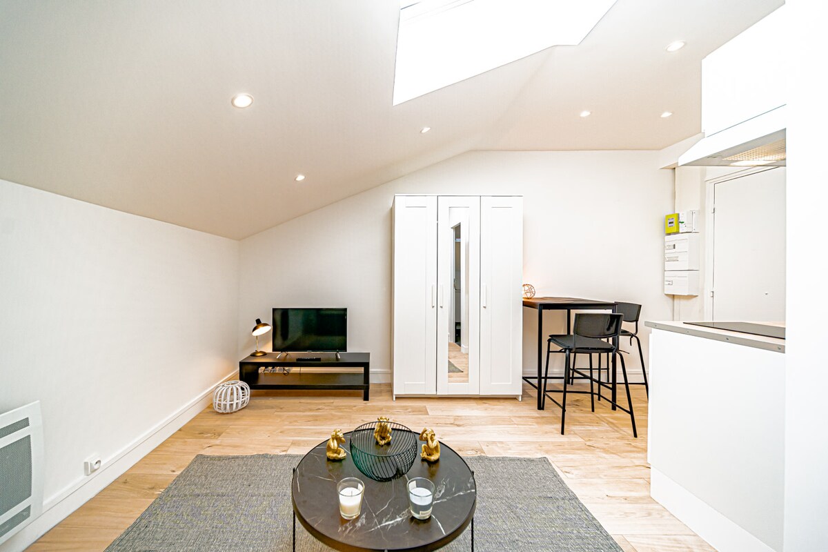 Airbnb con migliori performance: Le Palo Alto - Nice studio with private parking a Oullins