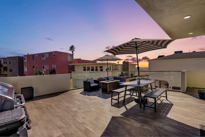 3BR | Ocean View | Amazing Patio | Location!