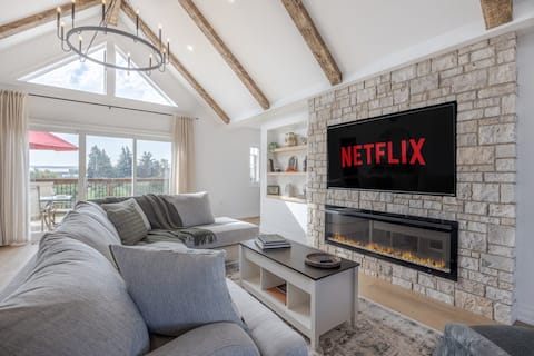 Lake View Farm House | Hot Tub | Sauna | Fire Pit