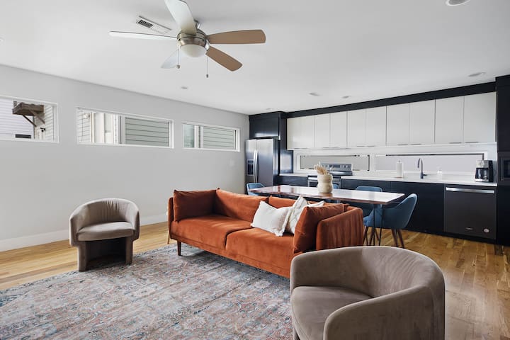 ~ Music City Views ~ Sleeps 24! 2 Homes! gallery image 3