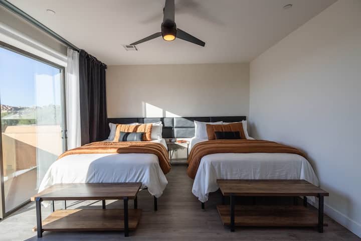 Спалня 3, с 2 райски легла тип Куин, телевизор с плосък екран и бюро