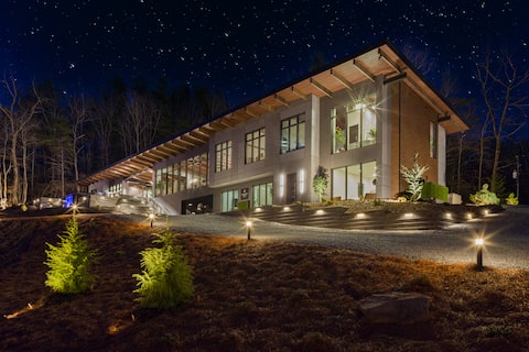 Pinhoti Peak - Modern Mountain Cabin