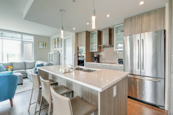 One-of-a-kind Condo w/ Private Terrace & Hot Tub gallery image 4