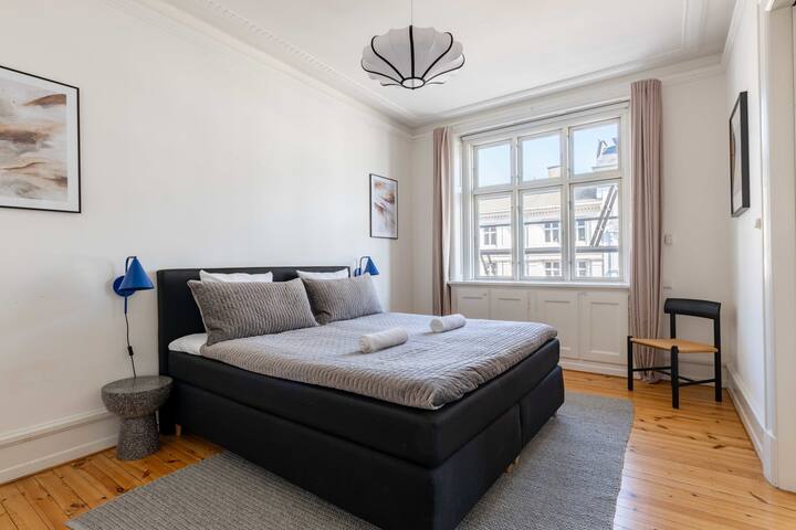 Spacious 3BR Apartment for 7 in Peaceful Area gallery image 2