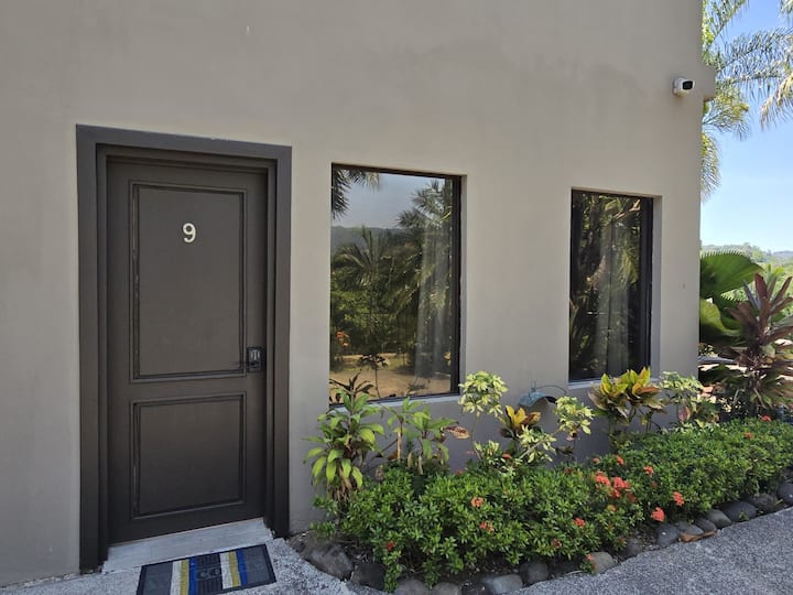 3f7b9699 -1671-4993 - a181 -6c7c2f0c0cbedf