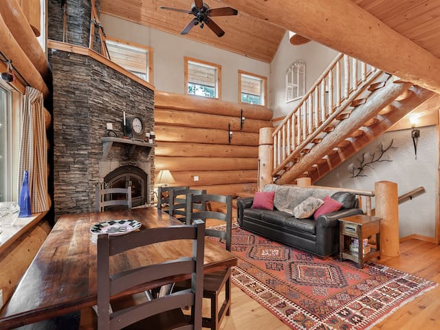 Josh And Carlie managed Airbnb listing 1