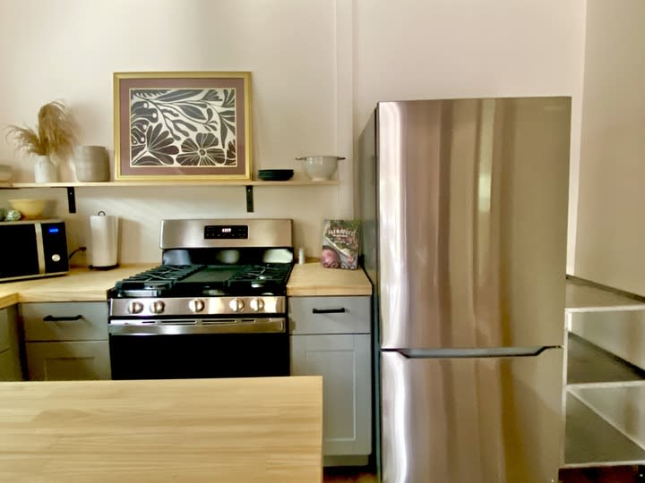 Pink Bungalow | Ideal Location | East Austin Stay