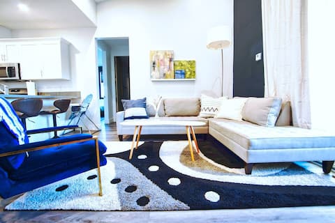 Hollywood Hideaway