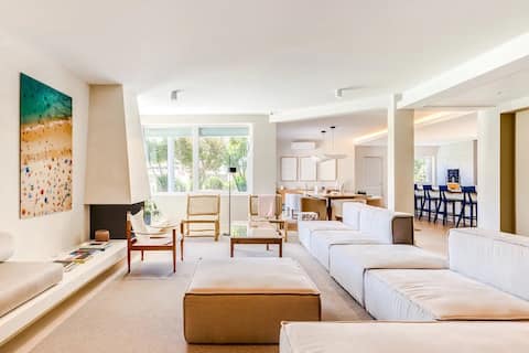 Newly Renovated Beach Villa