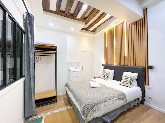 Urban Flat In Paris managed Airbnb listing 1