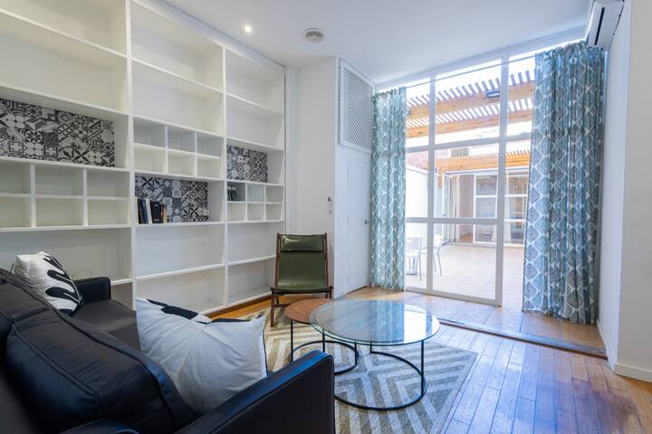 The Vella Apartment by Florit Flats