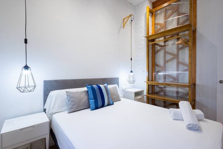 The Vella Apartment by Florit Flats gallery image 5