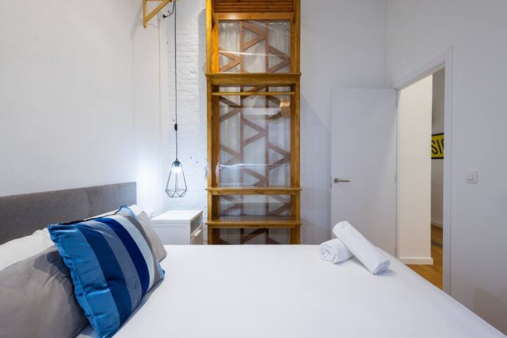 The Vella Apartment by Florit Flats gallery image 4