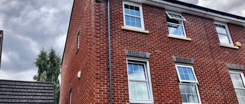 A 3 bed townhouse is located in Newbury