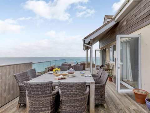 4 Bed in West Bay (86538)