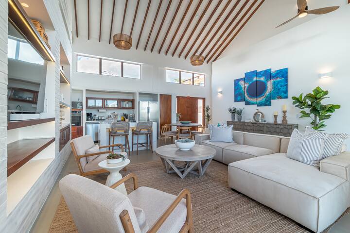 Casa Brisa & The Pool Club @ Mahogany Bay! gallery image 2