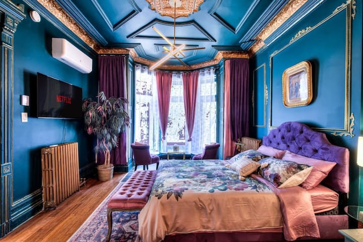 Royal Luxury & Splendor w/ King size bed in MTL