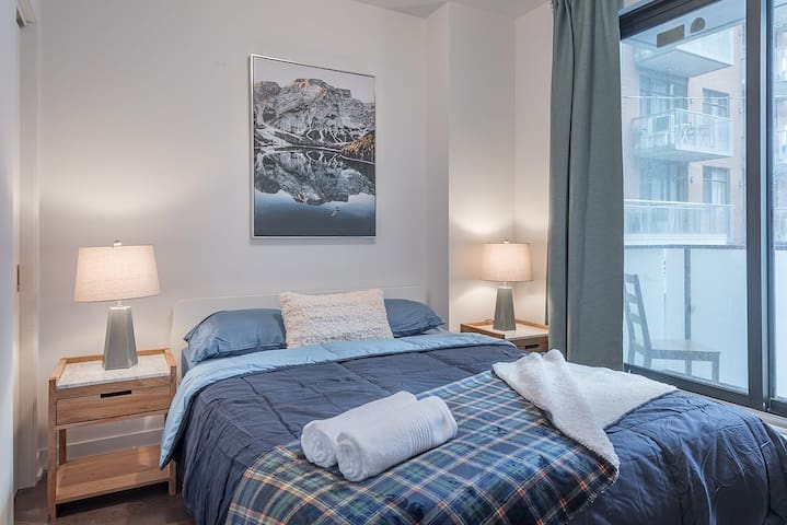 2 bedrooms with view and balcony