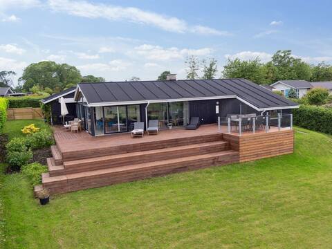 "Nora" - 100m from the sea by Interhome