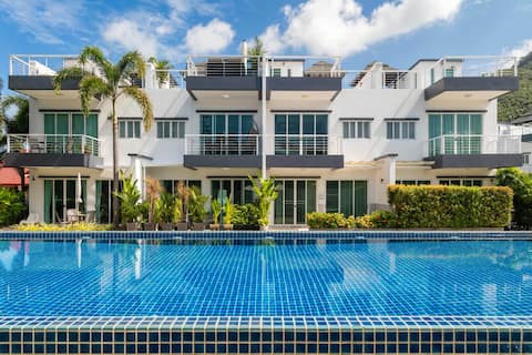 Luxurious Pool Access Townhouse @Kamala, 155 sq.m.