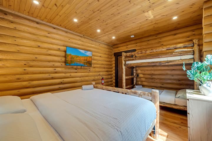 Modern Log Cabin w Pool in Woods - Cabins for Rent in Henryville