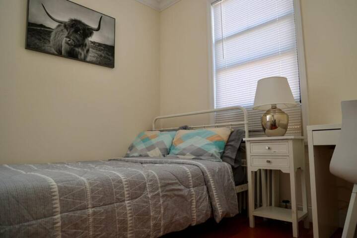 Modern Comfort Near Central Park’s Beauty gallery image 3