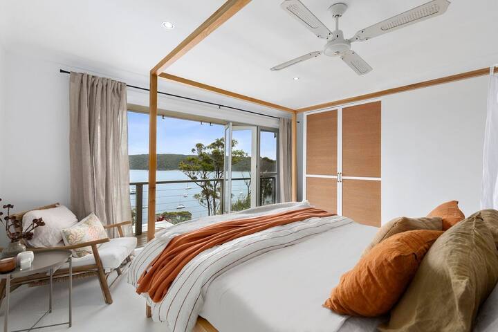 Lola – spectacular Pittwater views gallery image 4