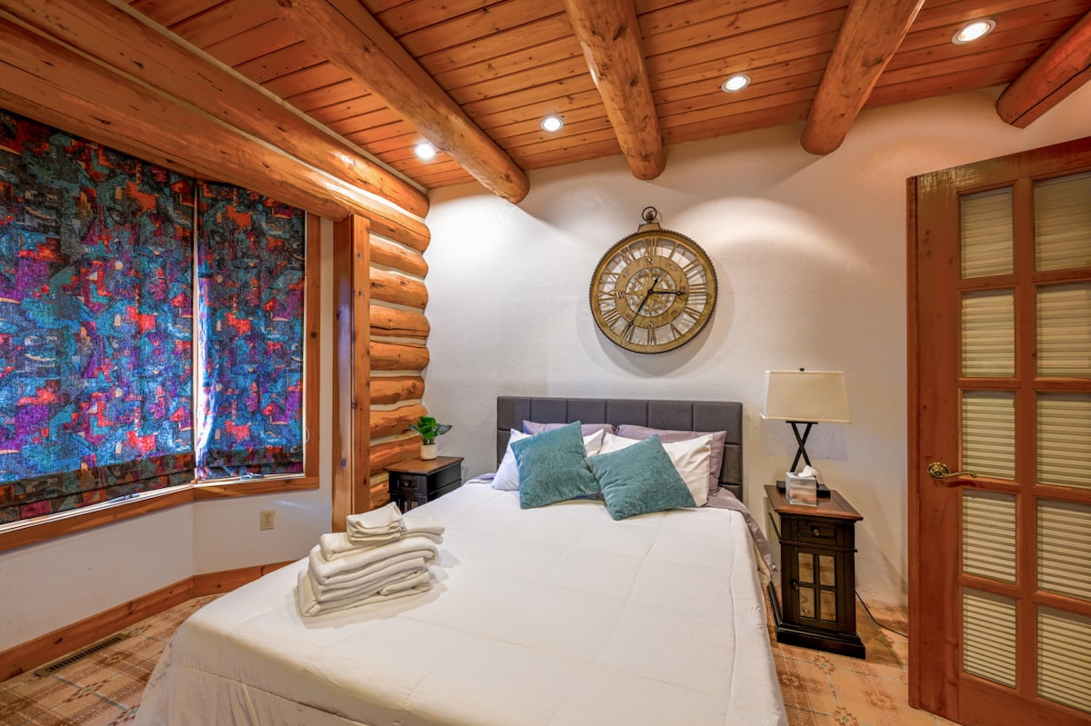 Rustic Timber Lodge w/Hot Tub - Chalets for Rent in Salem, Ohio, United  States - Airbnb, image size:1200x799