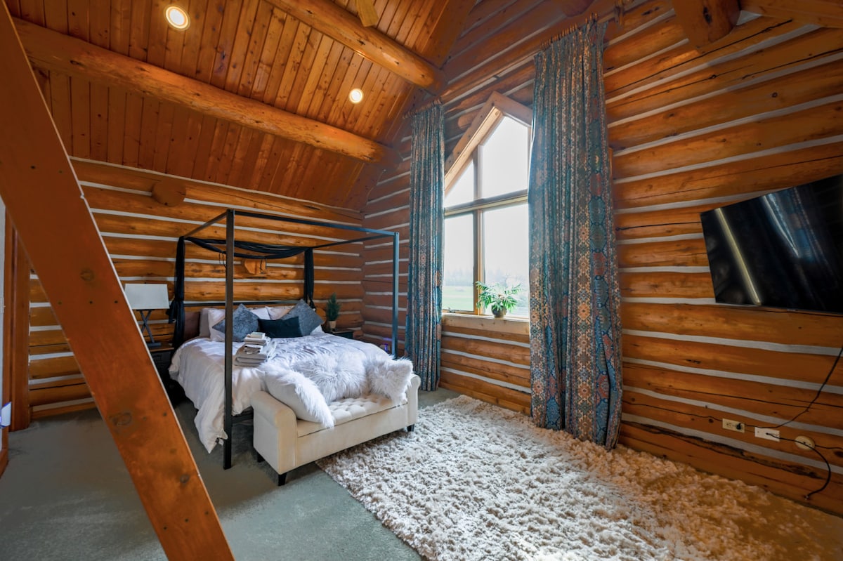 Rustic Timber Lodge w/Hot Tub - Chalets for Rent in Salem, Ohio, United  States - Airbnb, image size:1200x799