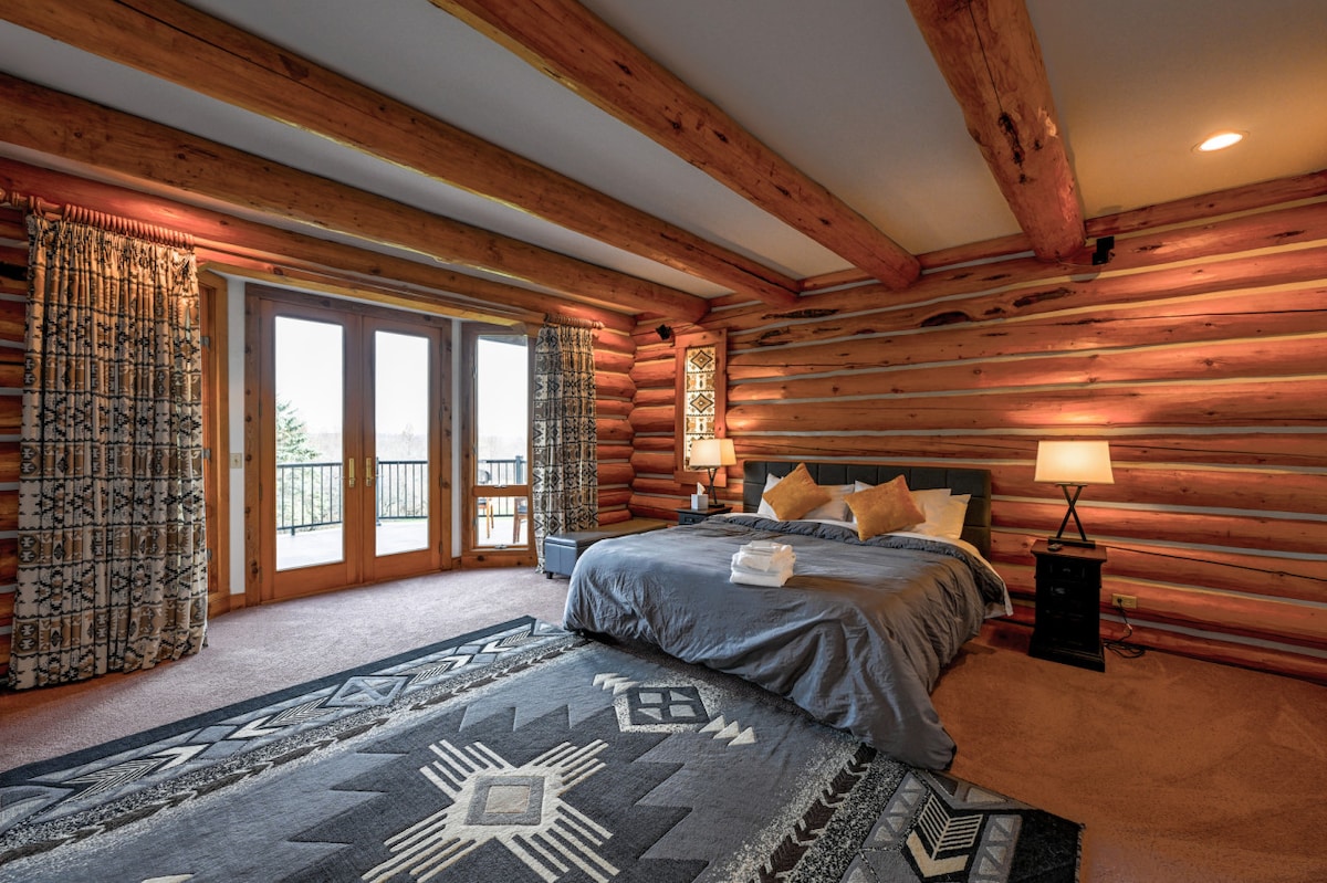 Rustic Timber Lodge w/Hot Tub - Chalets for Rent in Salem, Ohio, United  States - Airbnb, image size:1200x799